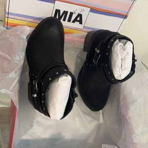 Mia Kids Bellah Block Heel Boots